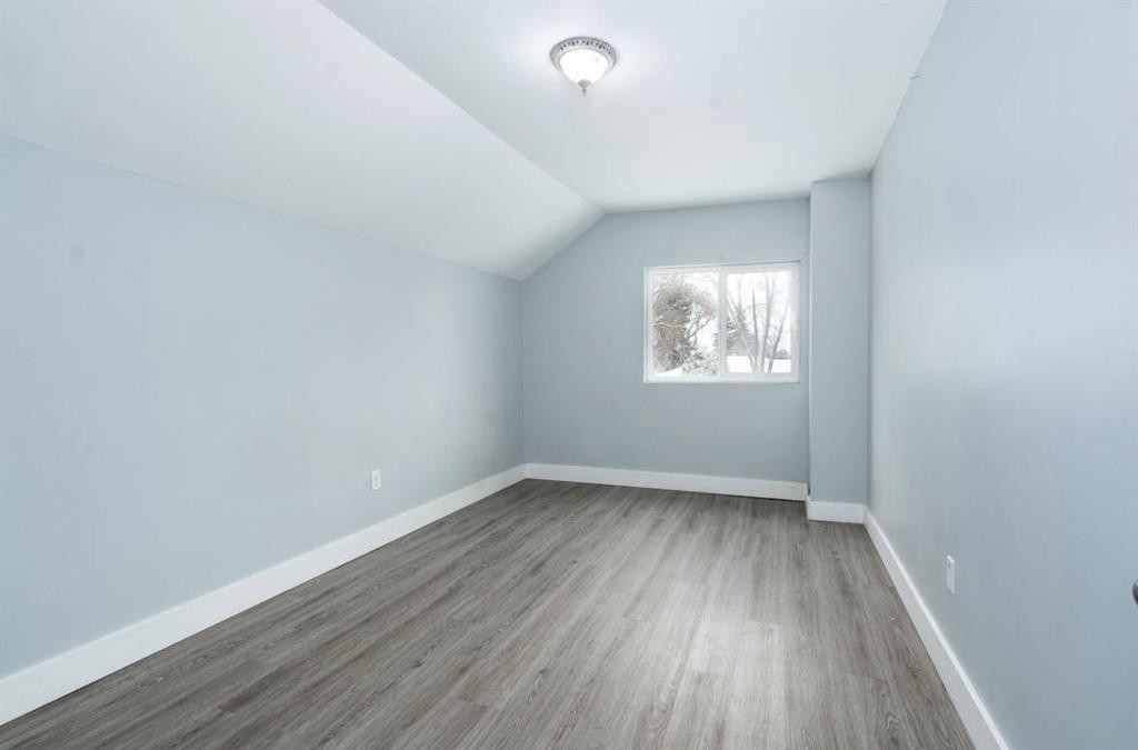 5124 52 Avenue South, Viking, AB - Indoor Photo Showing Other Room