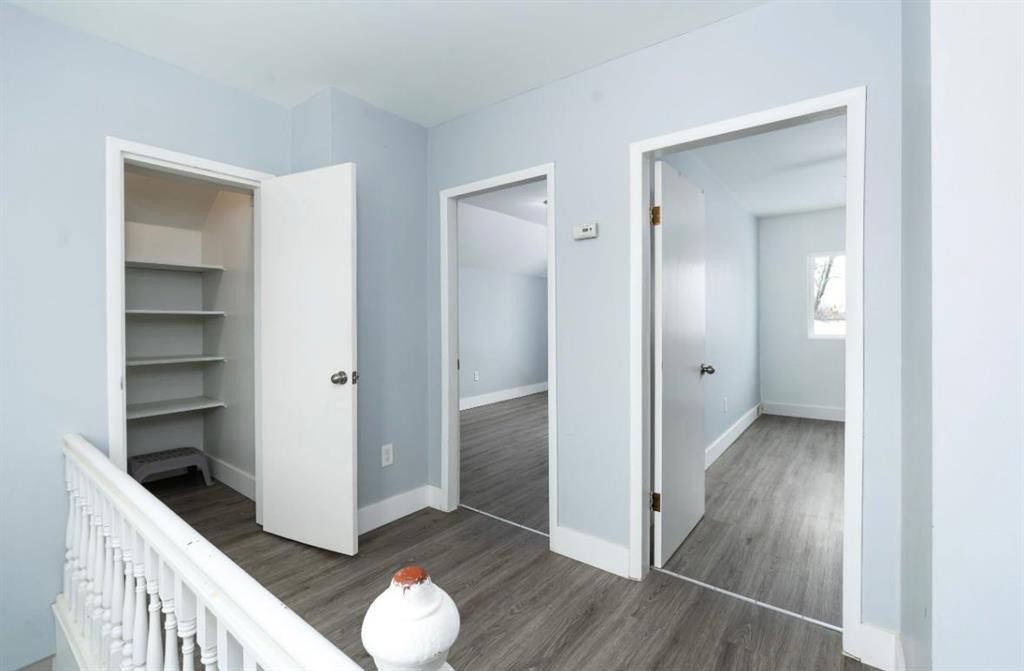 5124 52 Avenue South, Viking, AB - Indoor Photo Showing Other Room