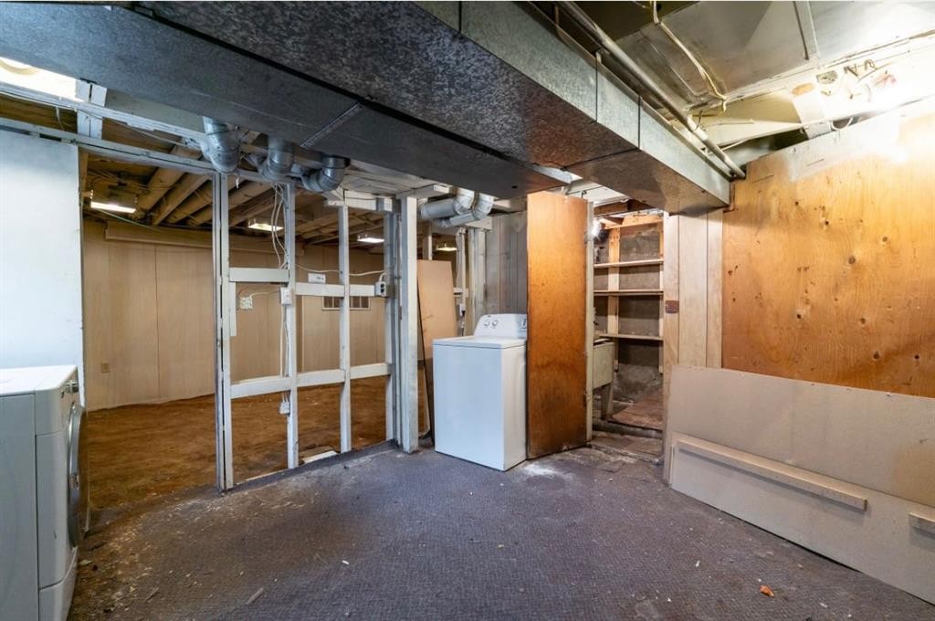 5124 52 Avenue South, Viking, AB - Indoor