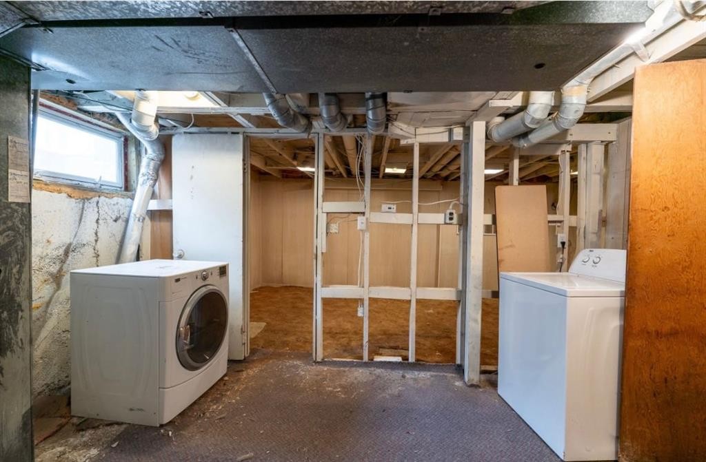 5124 52 Avenue South, Viking, AB - Indoor Photo Showing Laundry Room