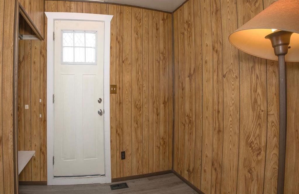 5124 52 Avenue South, Viking, AB - Indoor Photo Showing Other Room