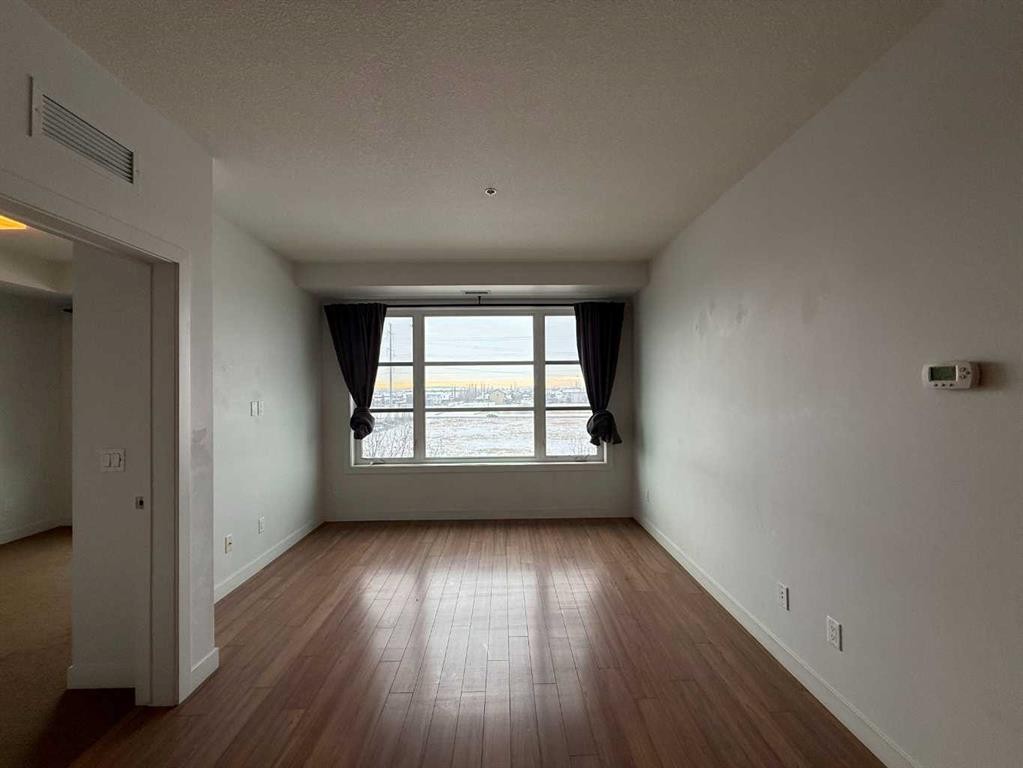 5309-2660 22 Street, Red Deer, AB - Indoor Photo Showing Other Room