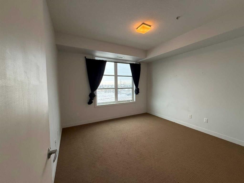 5309-2660 22 Street, Red Deer, AB - Indoor Photo Showing Other Room