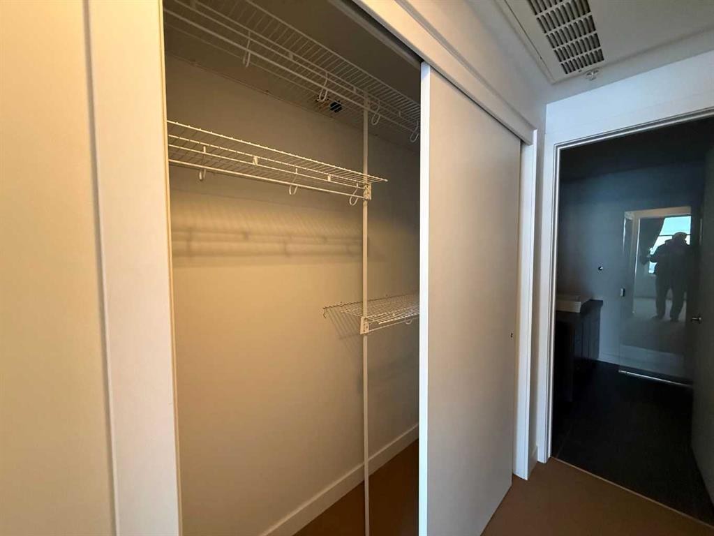 5309-2660 22 Street, Red Deer, AB - Indoor