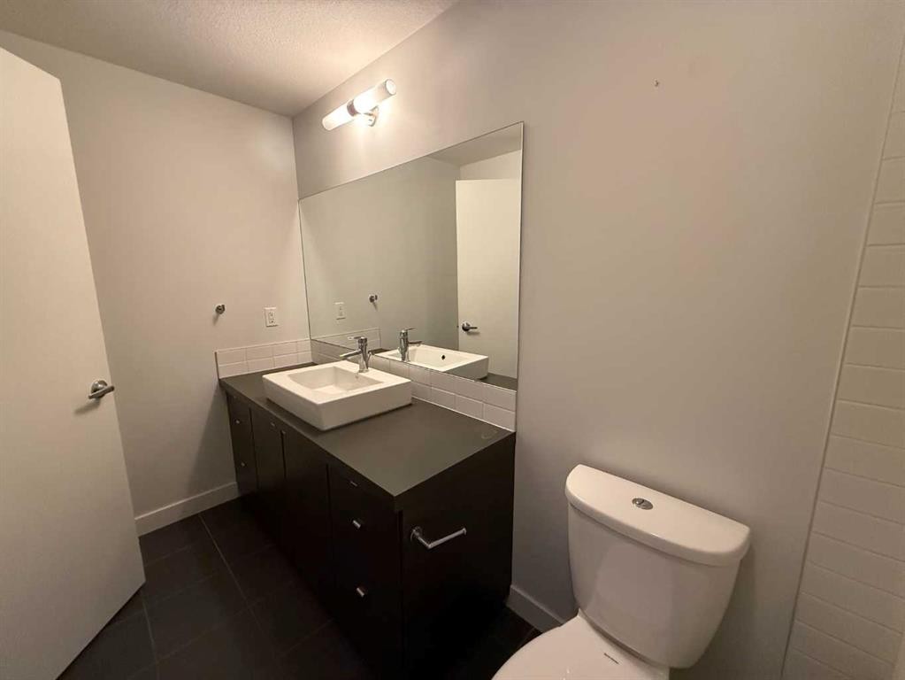 5309-2660 22 Street, Red Deer, AB - Indoor Photo Showing Bathroom