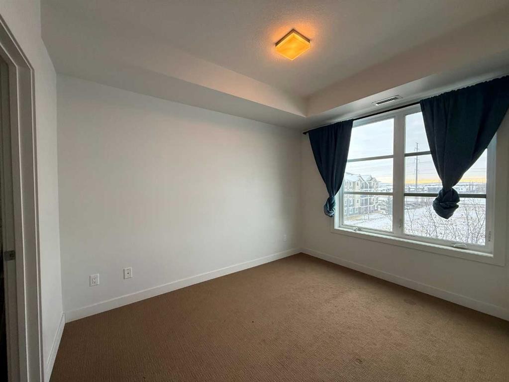 5309-2660 22 Street, Red Deer, AB - Indoor Photo Showing Other Room