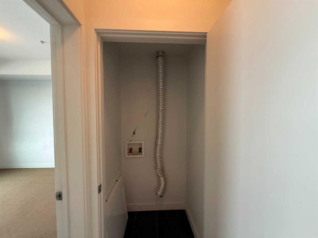 5309-2660 22 Street, Red Deer, AB - Indoor Photo Showing Other Room