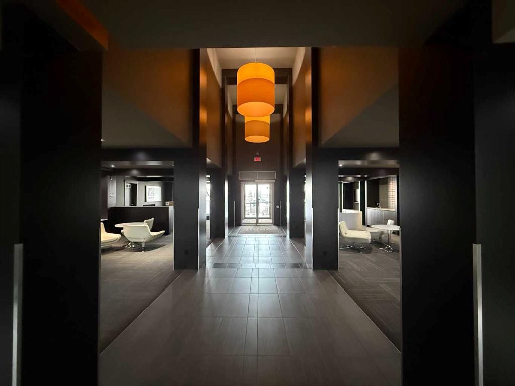 5402-2660 22 Street, Red Deer, AB - Indoor Photo Showing Other Room