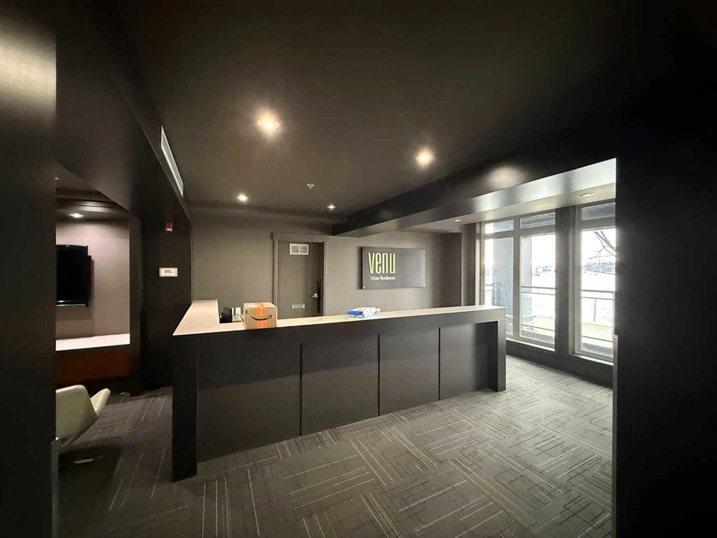 5402-2660 22 Street, Red Deer, AB - Indoor Photo Showing Other Room