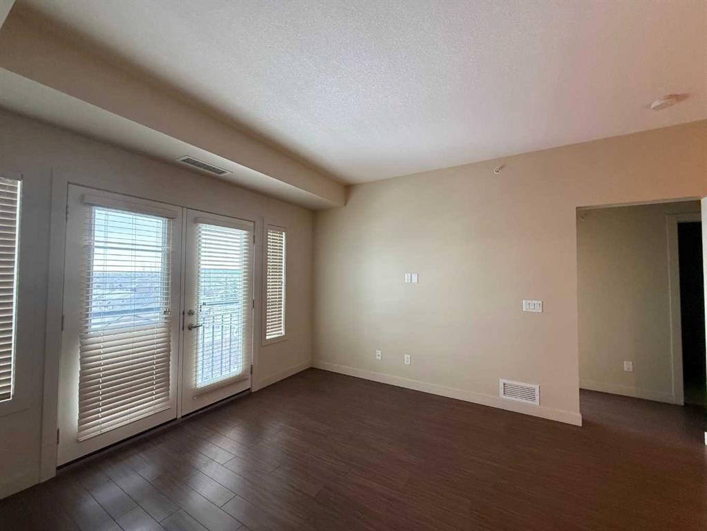 5402-2660 22 Street, Red Deer, AB - Indoor Photo Showing Other Room