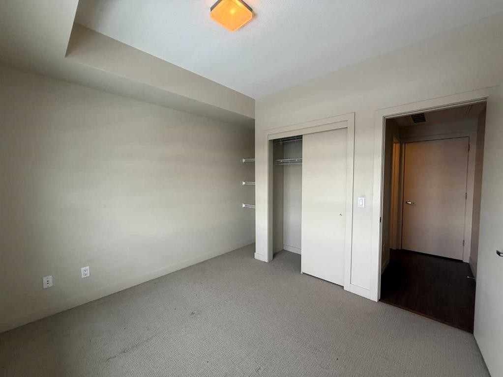 5402-2660 22 Street, Red Deer, AB - Indoor Photo Showing Other Room