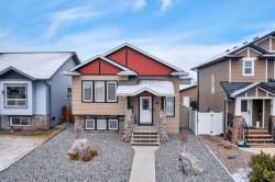 98 Village Crescent Red Deer, AB T4R 0P2