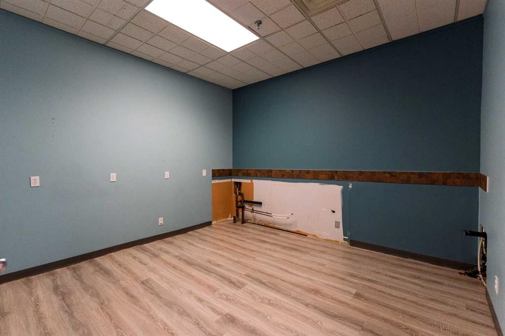 3-4929 50 Street, Red Deer, AB