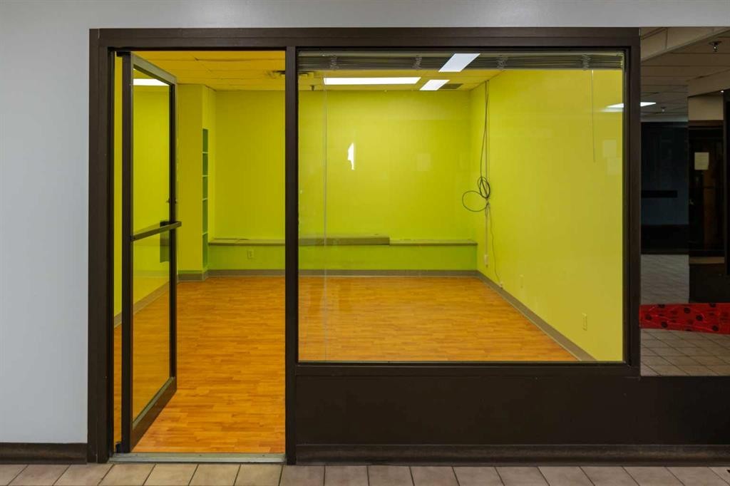 101-4929 50 Street, Red Deer, AB