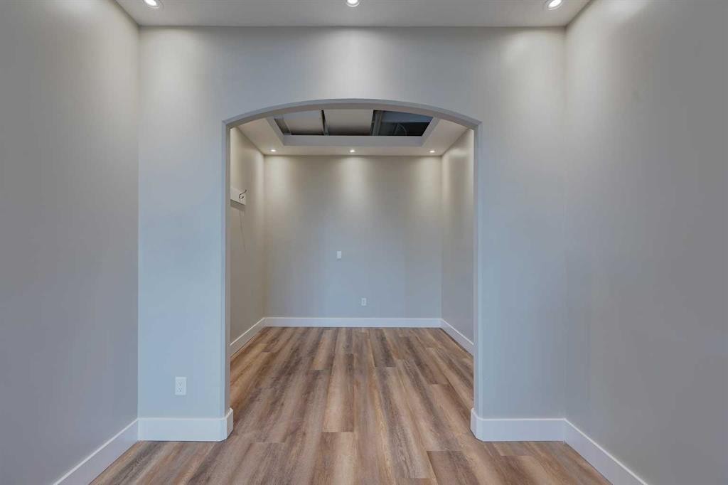 203-5116 52 Street, Red Deer, AB