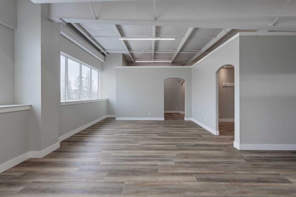 203-5116 52 Street, Red Deer, AB