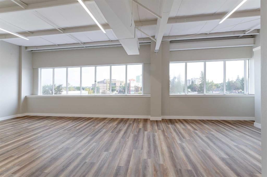 203-5116 52 Street, Red Deer, AB