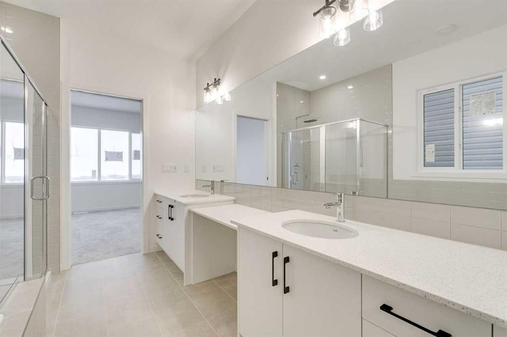 75 Fireside Common, Cochrane, AB - Indoor Photo Showing Bathroom