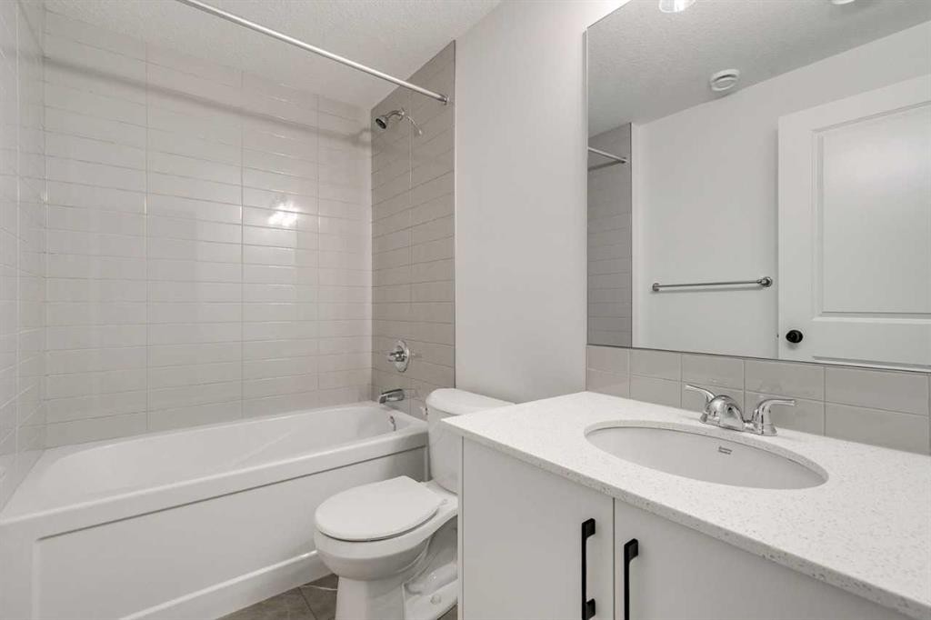 75 Fireside Common, Cochrane, AB - Indoor Photo Showing Bathroom