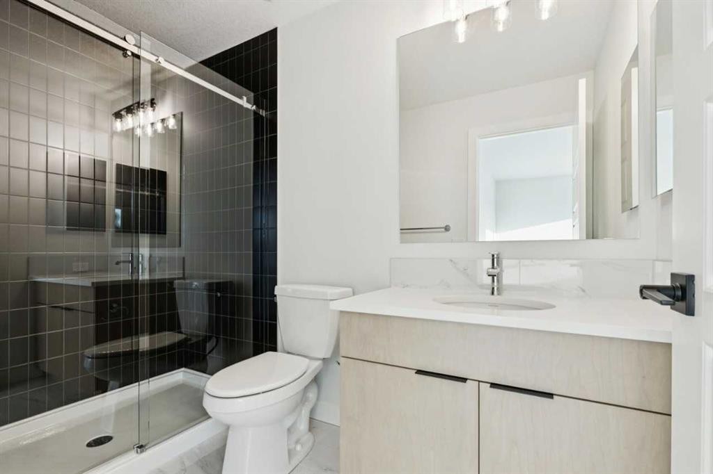 199 Langwell Common Se, Airdrie, AB - Indoor Photo Showing Bathroom