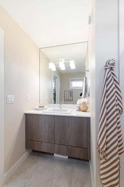 58 Drystone Way Nw, Calgary, AB - Indoor Photo Showing Bathroom