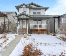 4 Lucky Place Sylvan Lake, AB T4S 0A9