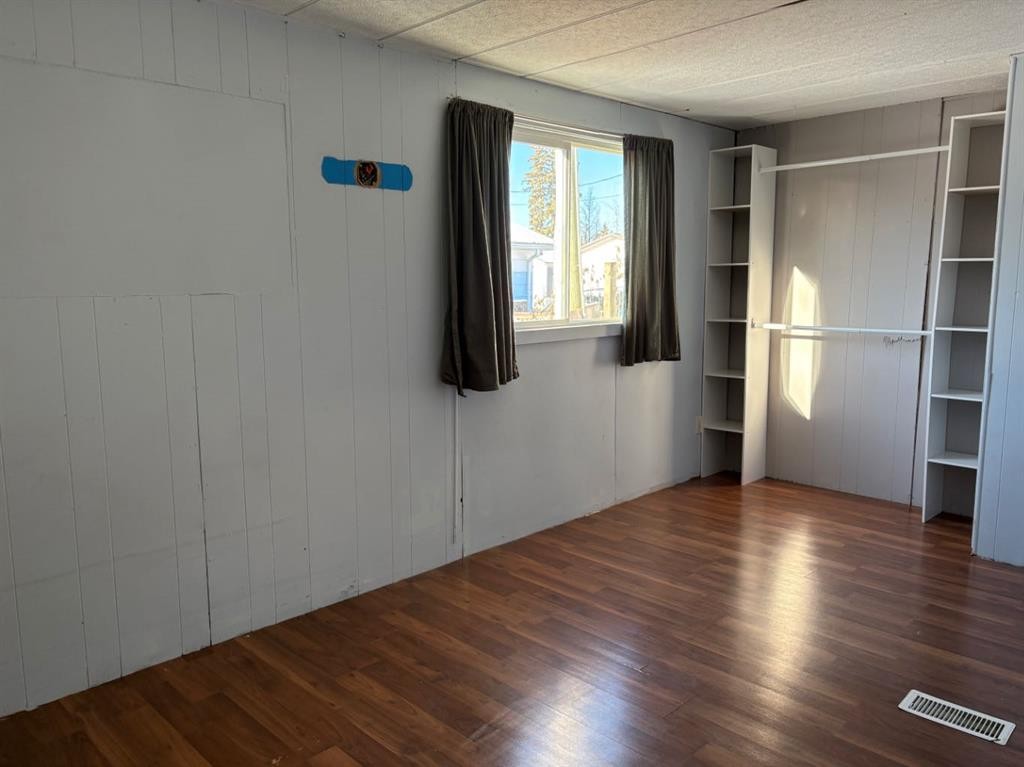 51-5311 60 Street, Rocky Mountain House, AB