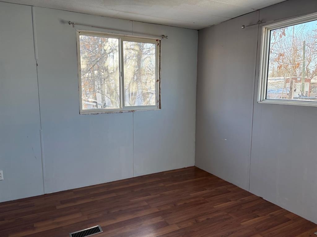 51-5311 60 Street, Rocky Mountain House, AB