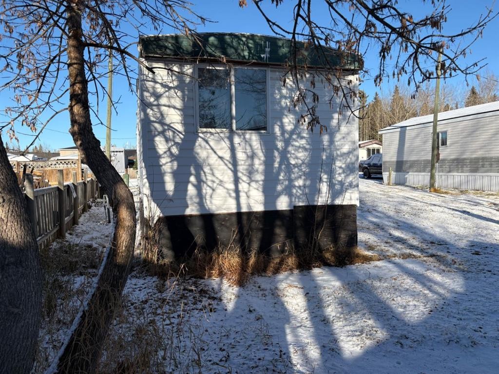 51-5311 60 Street, Rocky Mountain House, AB