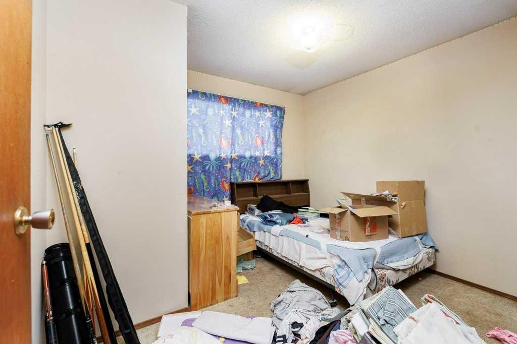 4804 Broadway Avenue, Blackfalds, AB - Indoor