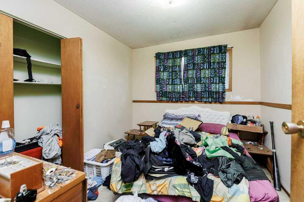 4804 Broadway Avenue, Blackfalds, AB - Indoor