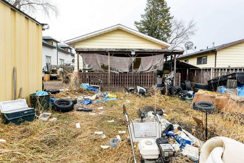 4804 Broadway Avenue, Blackfalds, AB - Outdoor