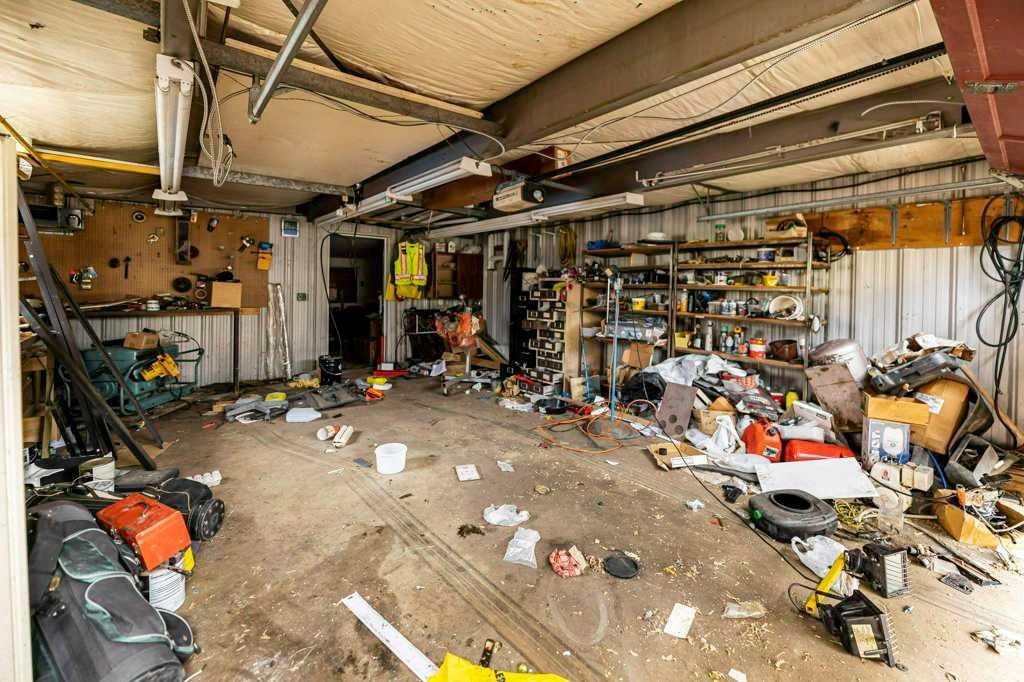 4804 Broadway Avenue, Blackfalds, AB - Indoor Photo Showing Other Room