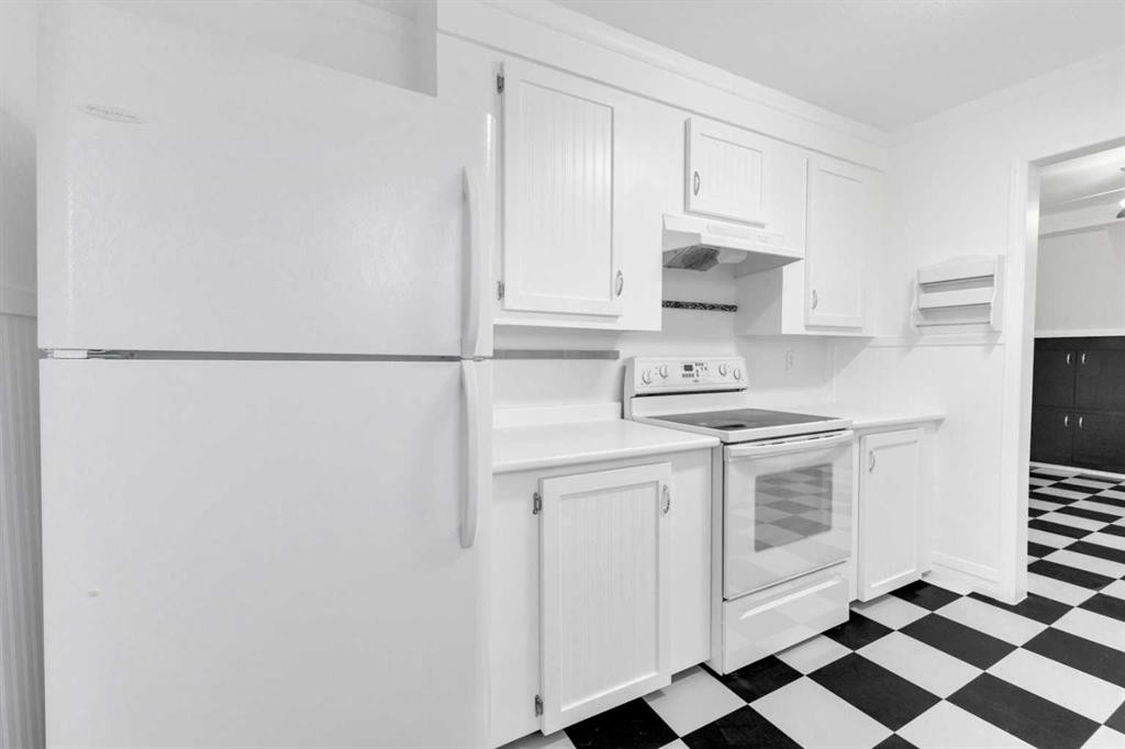 2014 24 Avenue, Delburne, AB - Indoor Photo Showing Kitchen