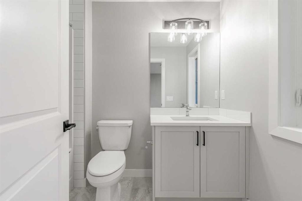 197 Bridgeport Gate, Chestermere, AB - Indoor Photo Showing Bathroom