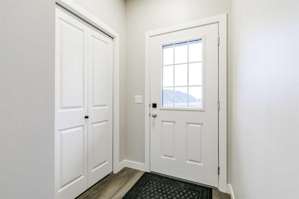 197 Bridgeport Gate, Chestermere, AB - Indoor Photo Showing Other Room