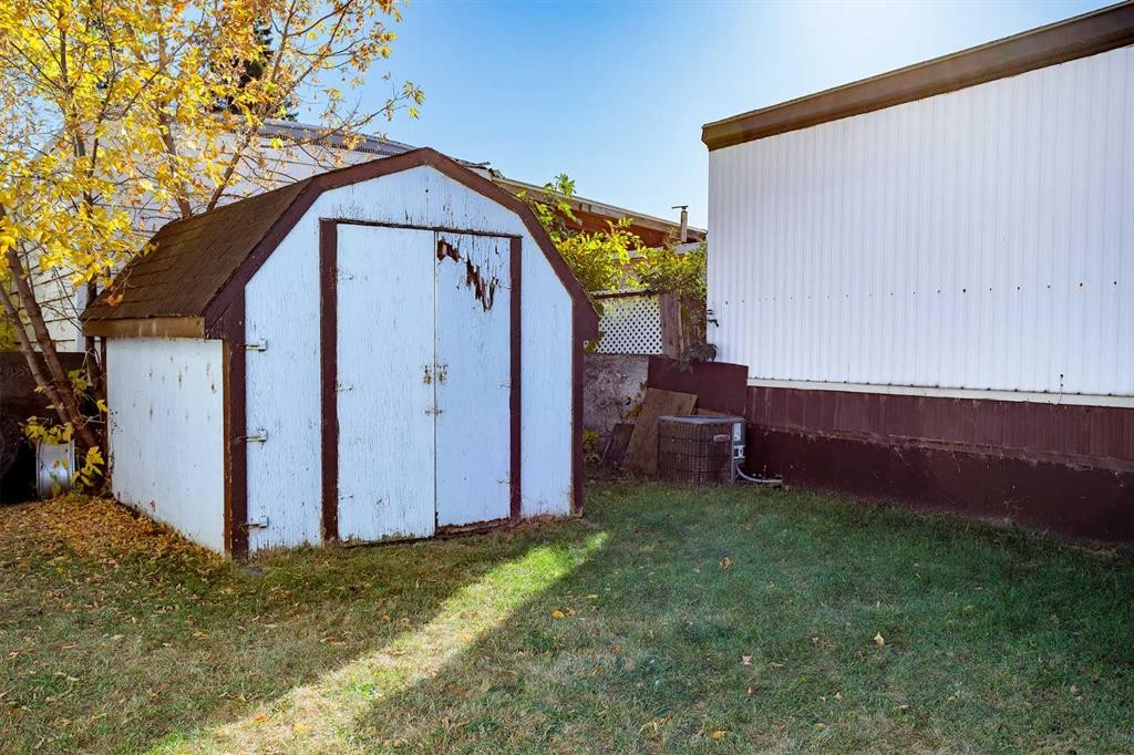 12-4504 41 Street, Camrose, AB