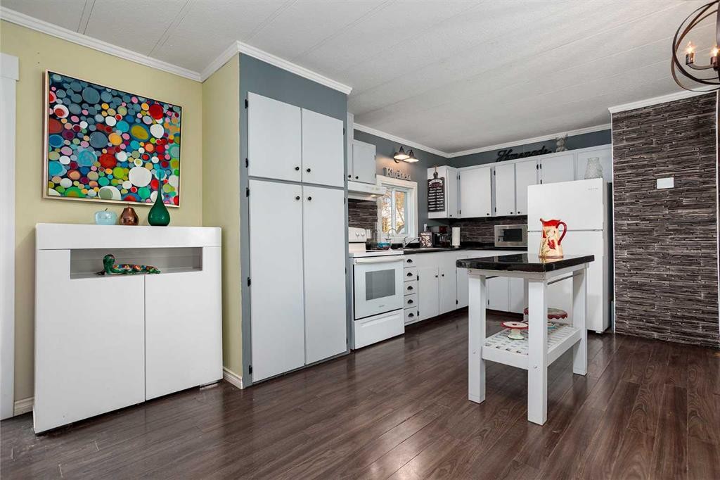 12-4504 41 Street, Camrose, AB