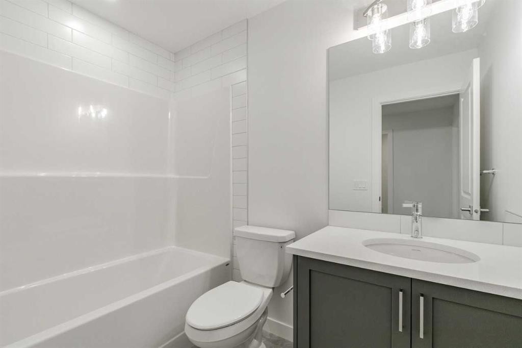 205 Bridgeport Gate, Chestermere, AB - Indoor Photo Showing Bathroom