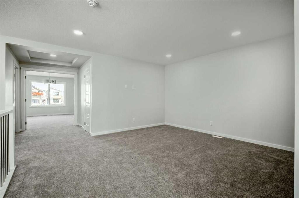 18 Heartwood Villas Se, Calgary, AB - Indoor Photo Showing Other Room