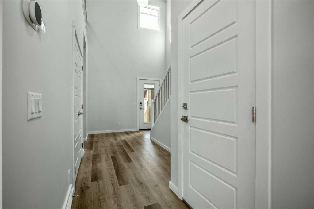 18 Heartwood Villas Se, Calgary, AB - Indoor Photo Showing Other Room