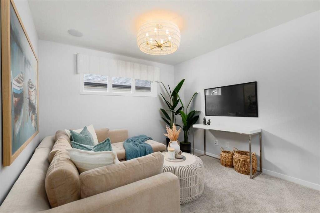 545 Bridgeport Street, Chestermere, AB - Indoor Photo Showing Other Room