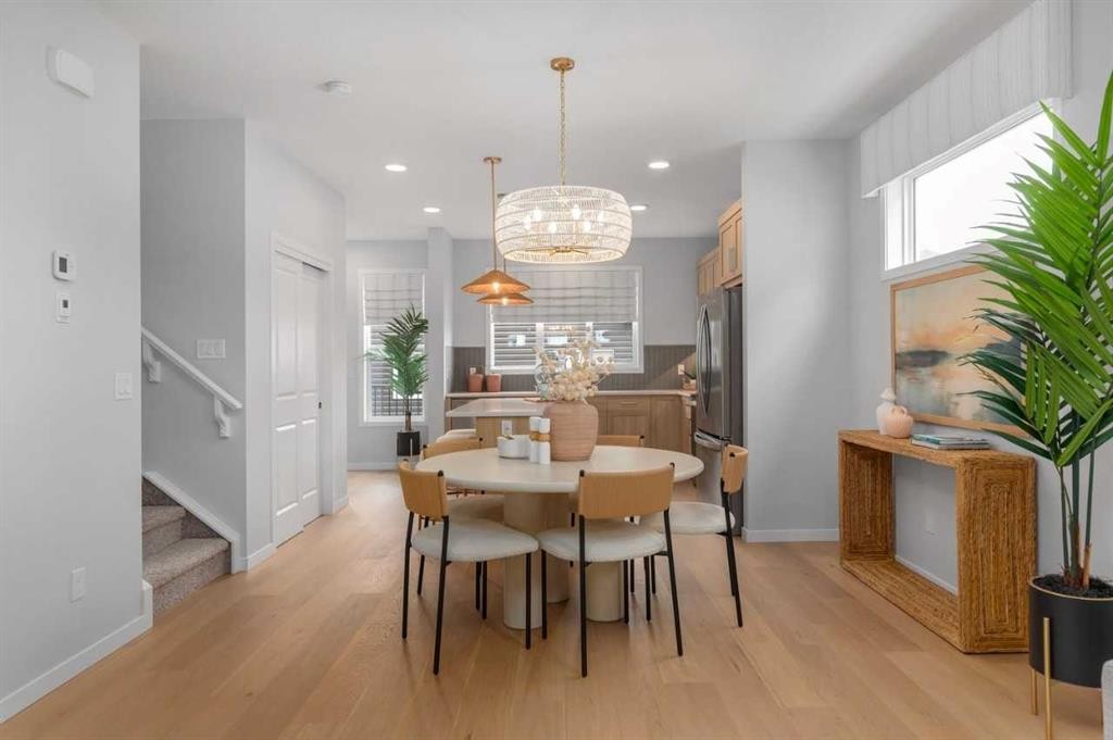545 Bridgeport Street, Chestermere, AB - Indoor Photo Showing Dining Room