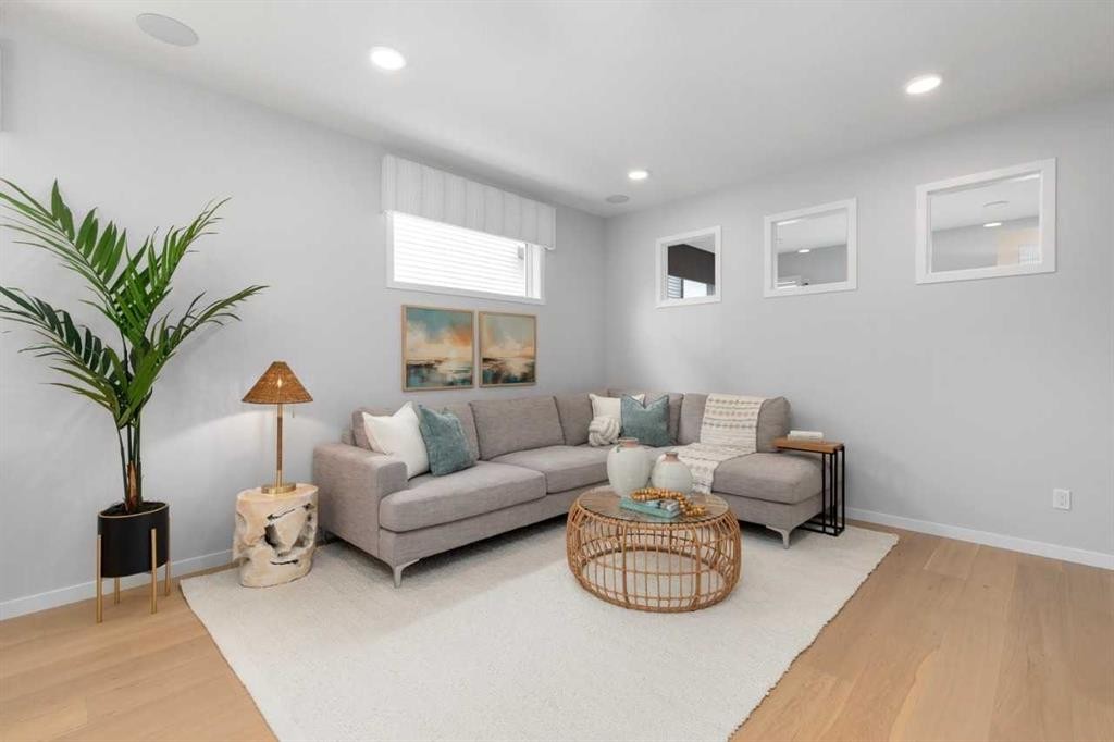 545 Bridgeport Street, Chestermere, AB - Indoor Photo Showing Living Room