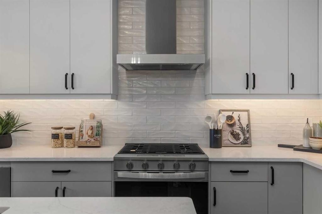 541 Bridgeport Street, Chestermere, AB - Indoor Photo Showing Kitchen With Upgraded Kitchen