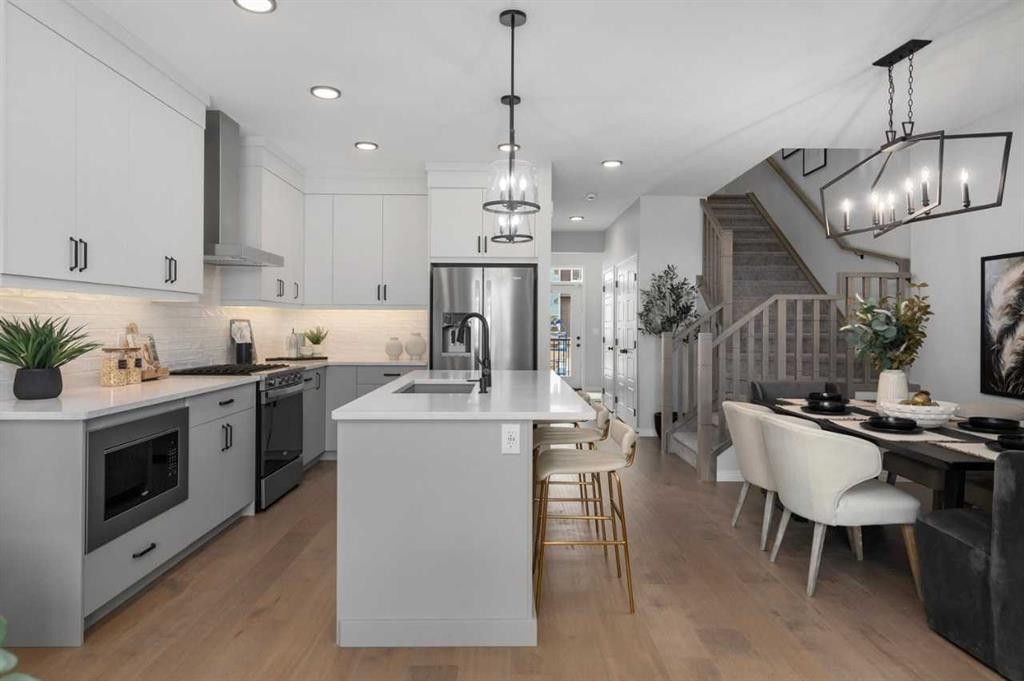 541 Bridgeport Street, Chestermere, AB - Indoor Photo Showing Kitchen With Upgraded Kitchen