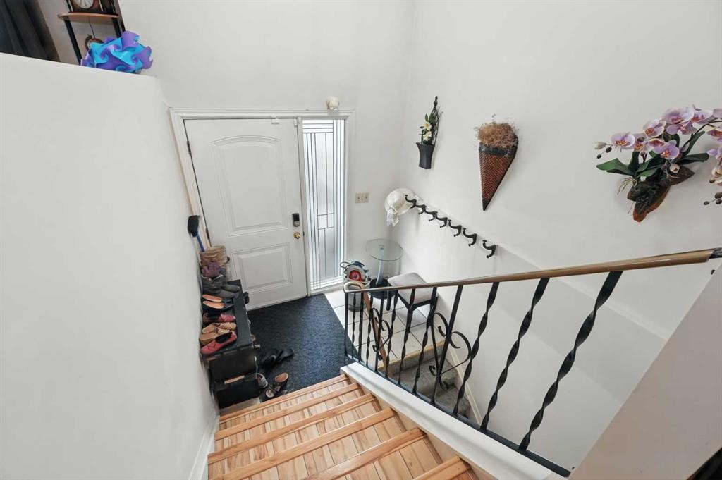 6349 58 Avenue, Red Deer, AB - Indoor Photo Showing Other Room