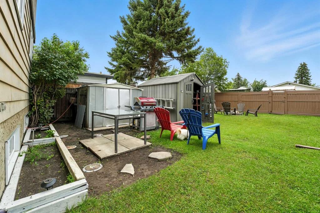 6349 58 Avenue, Red Deer, AB - Outdoor