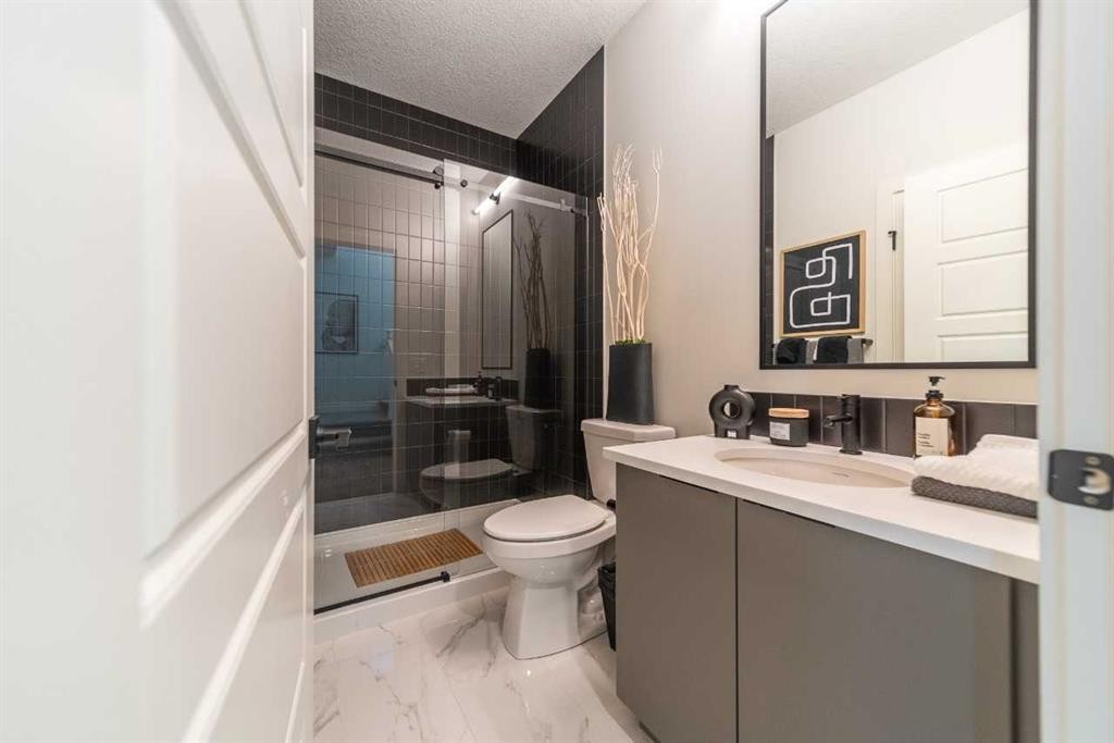 448 Lewiston Landing Ne, Calgary, AB - Indoor Photo Showing Bathroom