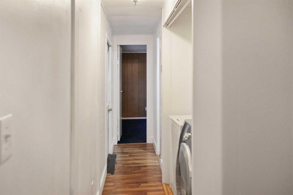 4-4504 41 Street, Camrose, AB